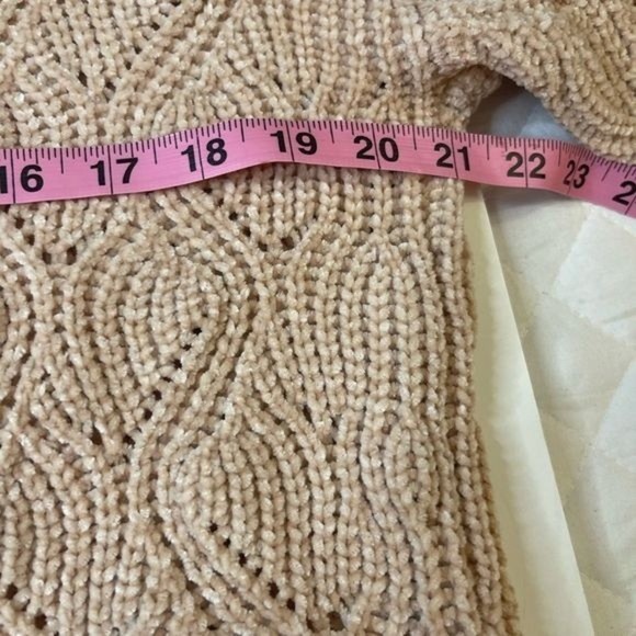 LC Lauren Conrad Brook Beige/Blush Pink Chenille Sweater Bell Sleeve Size Small - Picture 8 of 13
